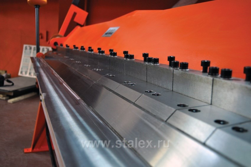 Фото 97 - Станок листогибочный ручной сегментный  STALEX W2.5x2040A.