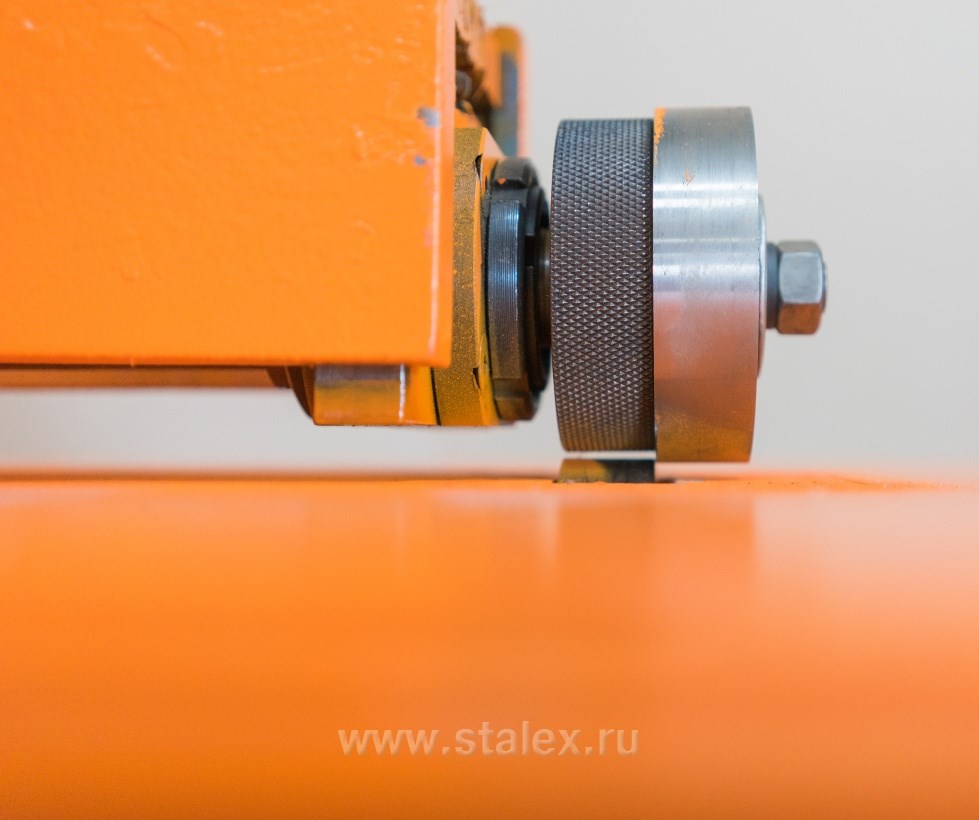Фото 17 - Станок для продольной резки и отбортовки STALEX SBLQ-15.