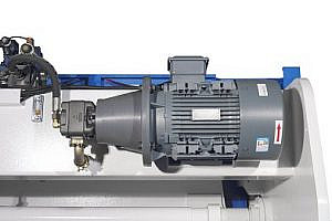 Фото 25 - MetalTec HBM 80/2500C Листогибочные гидравлические прессы с ЧПУ контроллером TP10S.