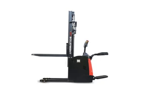 Фото 20 - Штабелер электрический самоходный EP Equipment ES16-RS PROFESSIONAL (LI-ION, 3F550, с платформой и поручнями).